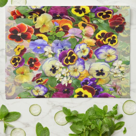 Pansy Kaskade Geschirrtuch (Gefaltet)