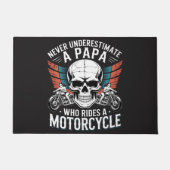 Papa Biker, der ein Motorrad fährt Fußmatte (Vorderseite)
