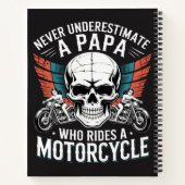 Papa Biker, der ein Motorrad fährt Notizblock (Rückseite)