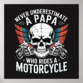 Papa Biker, der ein Motorrad fährt Poster (Vorne)