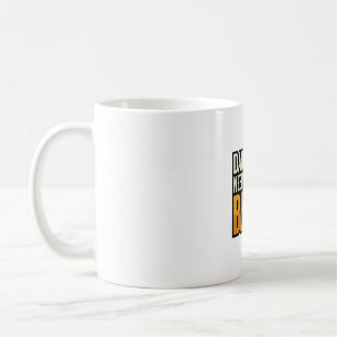 Papa braucht ein Bier Vintage Gravur Shirt Design_ Kaffeetasse