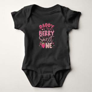 Papa des Berry Sweet eine Erdbeere Geburtstag Baby Strampler