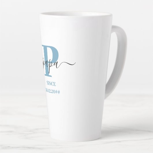 Papa Elegante Script Monogram Blue White Latte Tas Milchtasse (Rechte Ecke)