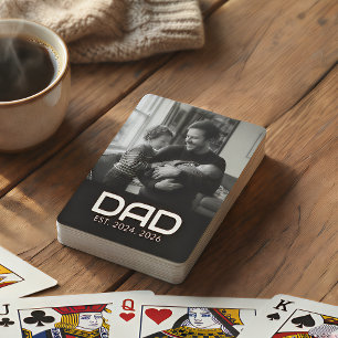 Papa hat kühnes schwarzes Foto etabliert Spielkarten