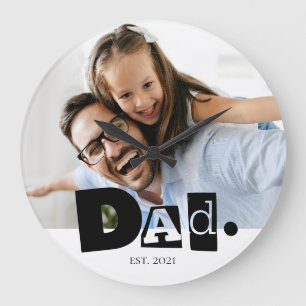 Papa hat Tradition Familienfoto modern eingerichte Große Wanduhr