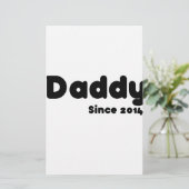 Papa seit 2014. Vatertagsgeschenk Briefpapier (Stehend Vorderseite)