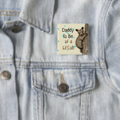 Papa wird von einer kleinen Kinderdusche Button (Beispiel)