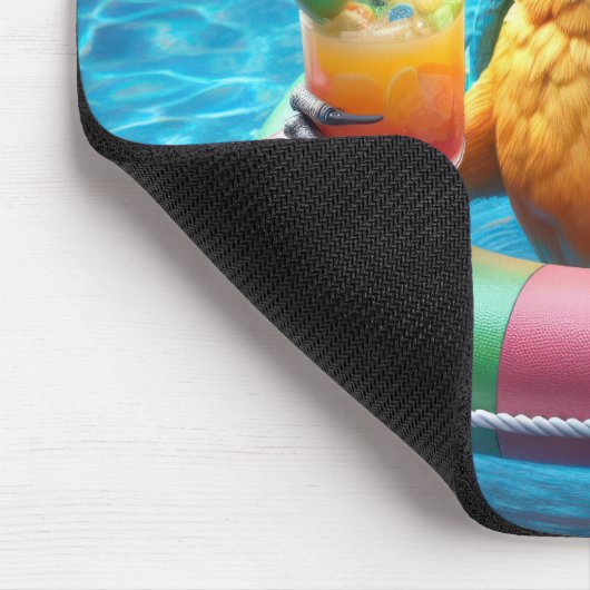 Papagei in einem Pool Mousepad (Ecke)