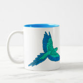 Papagei in Flug, Aqua und Cobalt Blue Zweifarbige Tasse (Links)