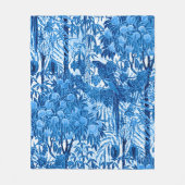 Papagei in Jungle-Umgebung, Indigoblau und Weiß Fleecedecke (Vorderseite)