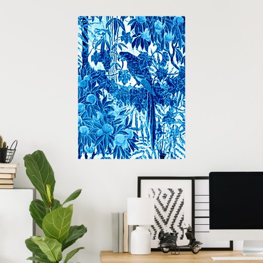 Papagei in Jungle-Umgebung, Indigoblau und Weiß Poster (Heimbüro)