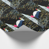 Papageientaucher auf Felsenmusterpapier Geschenkpapier (Ecke)