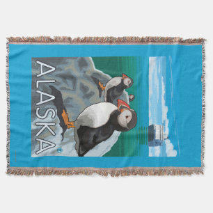 Papageientaucher, die ein Kreuzschiff aufpassen Decke