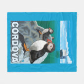 Papageientaucher u. Kreuzschiff - Cordova, Alaska Fleecedecke (Vorderseite (Horizontal))