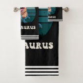 Papasaurus Funny Dinosaur auf grünem Retro-Sonnenu Badhandtuch Set (Insitu)