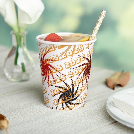 Paper Cup Abstrakt 2025 Pappbecher (In Situ)