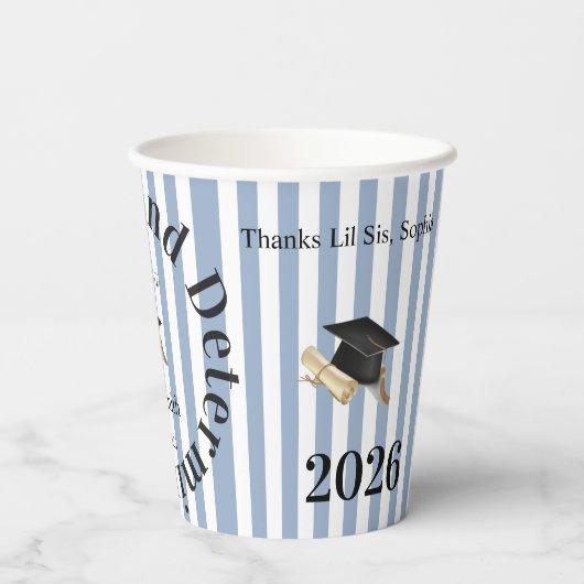 Paper Cup Blue & White Stripe Graduate 2026 Pappbecher (Rückseite)
