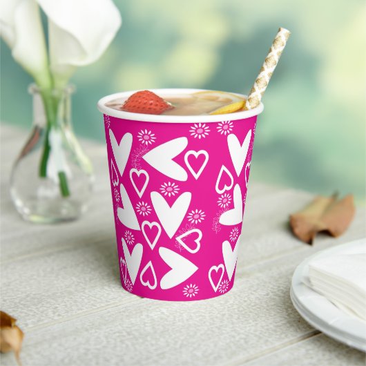 Paper Cup Happy Valentine's Day White Hearts Pappbecher (In Situ)