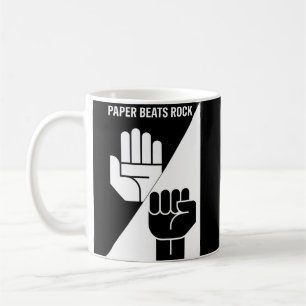 Paper schlägt Stein – Minimalistische Schwarz-Weiß Kaffeetasse