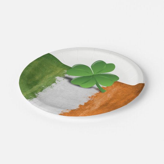 Paper Tellers St. Patrick's Day Pappteller (Schrägansicht)