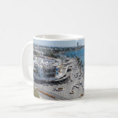 Paphos Sea Front Walk mit Drohne Kaffeetasse (Vorderseite Links)