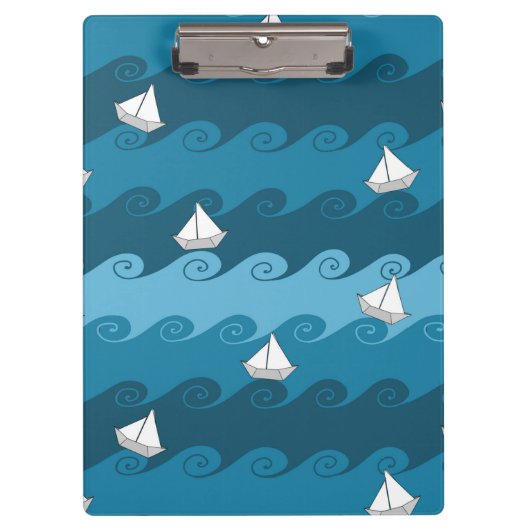 Papierboot-Muster Klemmbrett (Vorderseite)