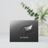 Papierboot-Odyssee Postkarte (Stehend Vorderseite)