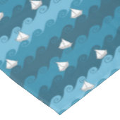 Papierboots-Muster Tischdecke (Schrägansicht)
