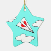 Papierflugzeug mit Herzen Keramikornament (Links)