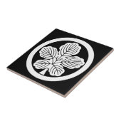 Papiermaulbeerblatt im Kreis Fliese (Seite)