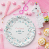 Papierplatte am 1. Geburtstag. Pappteller (Party)