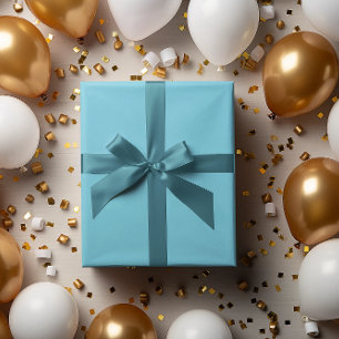 Papierrolle für das blaue Streifenpapier für den a Geschenkpapier