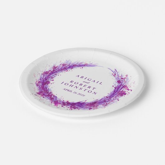 Papierschild mit lila Kranzbezeichnungen für Hochz Pappteller (Schrägansicht)