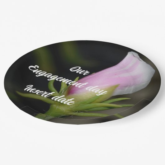 Papiertafel für die Verlobung von Trendy-Rose Pappteller (Schrägansicht)