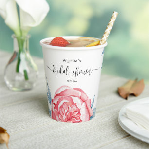Papiertasse für ein Brautparty. Pappbecher
