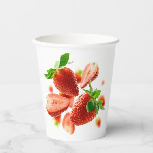 Papiertasse mit Erdbeeren Pappbecher (Vorderseite)