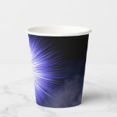 Papiertasse mit schwarzem Smokluntergrund Pappbecher (Rückseite)