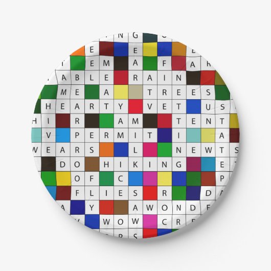 PapierTeller mit Campings-Kreuzworträtsel-Thema (Vorderseite)