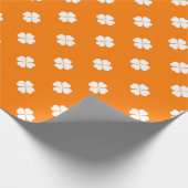 Papierumhüllung mit Clover Geschenkpapier (Ecke)