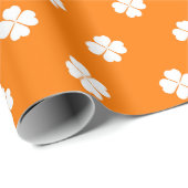 Papierumhüllung mit Clover Geschenkpapier (Rolleneckpunkt)