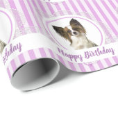 Papillon Dog and Lavender Stripes Happy Birthday Geschenkpapier (Rolleneckpunkt)