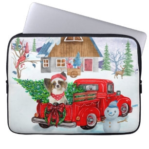 Papillon Dog in Christmas Delivery LKW Schnee Laptopschutzhülle
