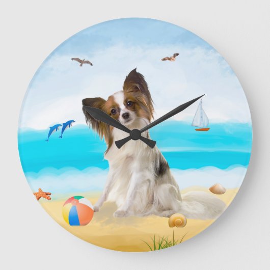 Papillon Dog on Beach Große Wanduhr (Vorderseite)