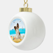 Papillon Dog on Beach Keramik Kugel-Ornament (Rechts)