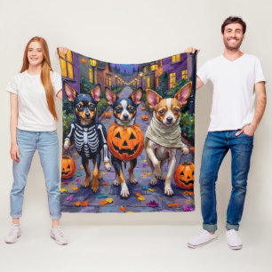 Papillon-Hunde beim Trick-or-Treaten an Halloween- Fleecedecke