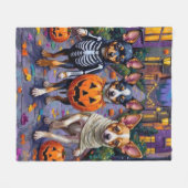 Papillon-Hunde beim Trick-or-Treaten an Halloween- Fleecedecke (Vorderseite (Horizontal))