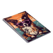 Papillon mit Sonnenbrille am Strand Notizblock (Rechte Seite)