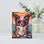 Papillon mit Sonnenbrille am Strand Postkarte (Stehend Vorderseite)
