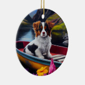 Papillon on a Paddle: Ein Landschaftliches Abenteu Keramik Ornament (Rechts)