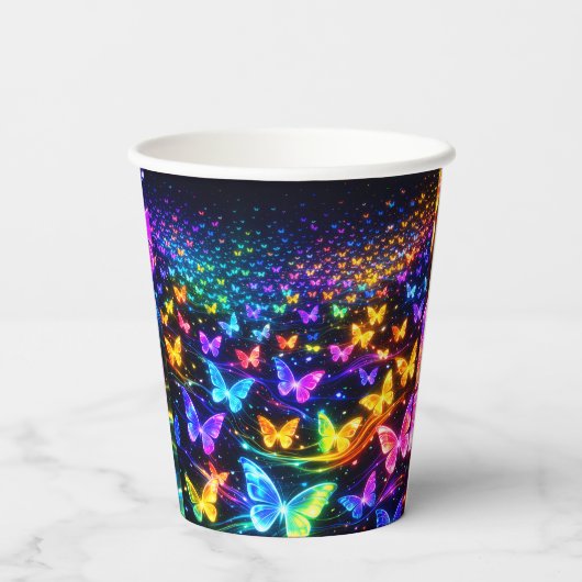 Pappbecher mi Schmetterlingsmotuv (Rückseite)